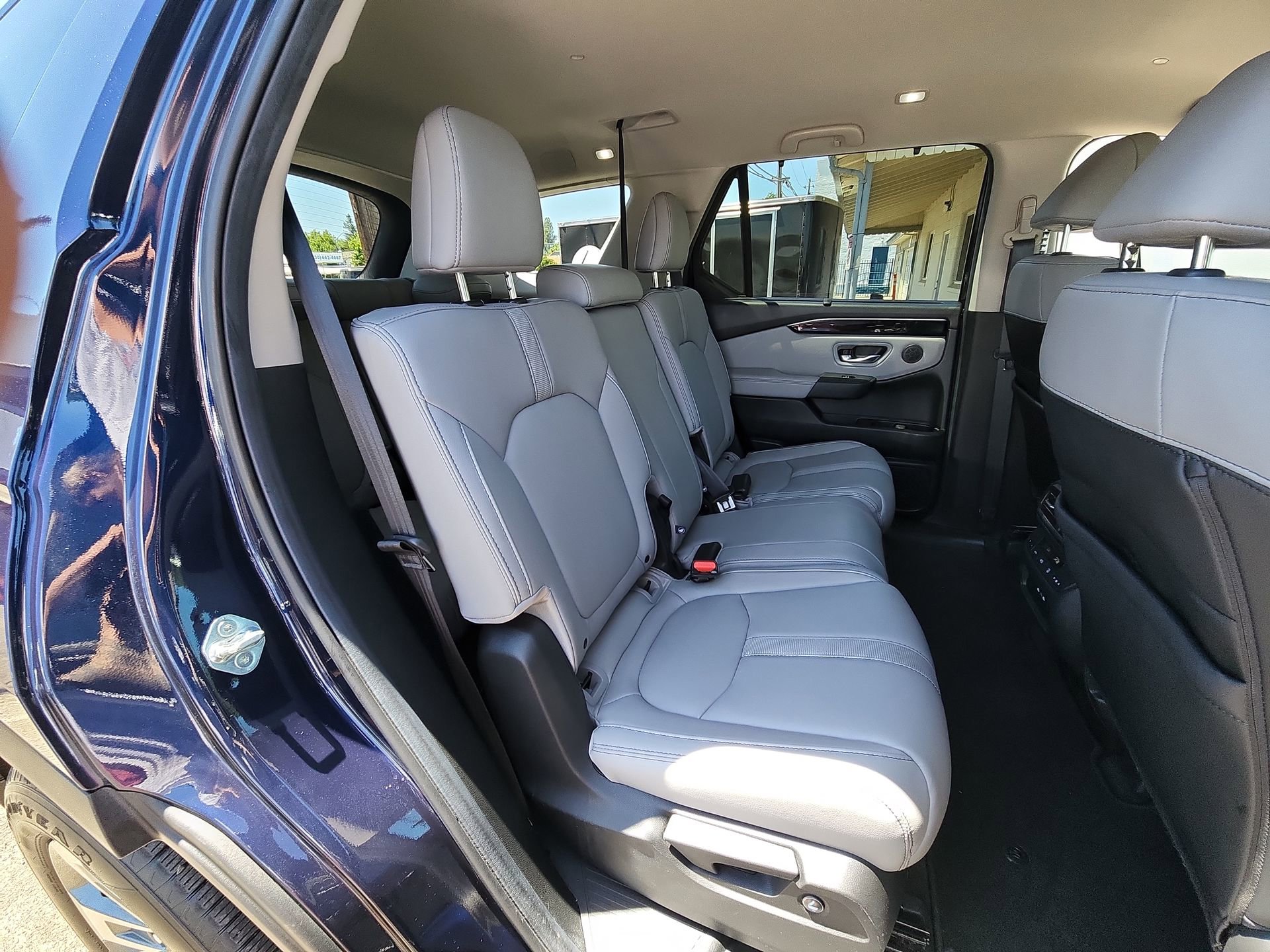 Used 2025 Honda Pilot EX-L image 27