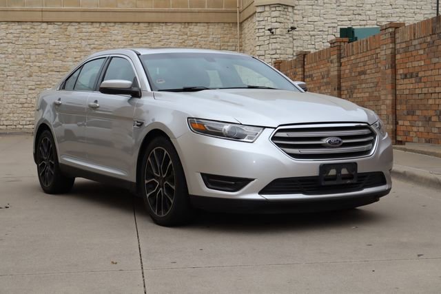 Used 2017 Ford Taurus SEL w/ Equipment Group 201A AWD/4WD image 2
