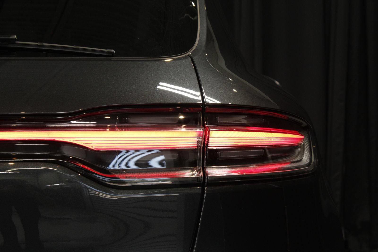 Certified 2026 Porsche Macan AWD/4WD image 13