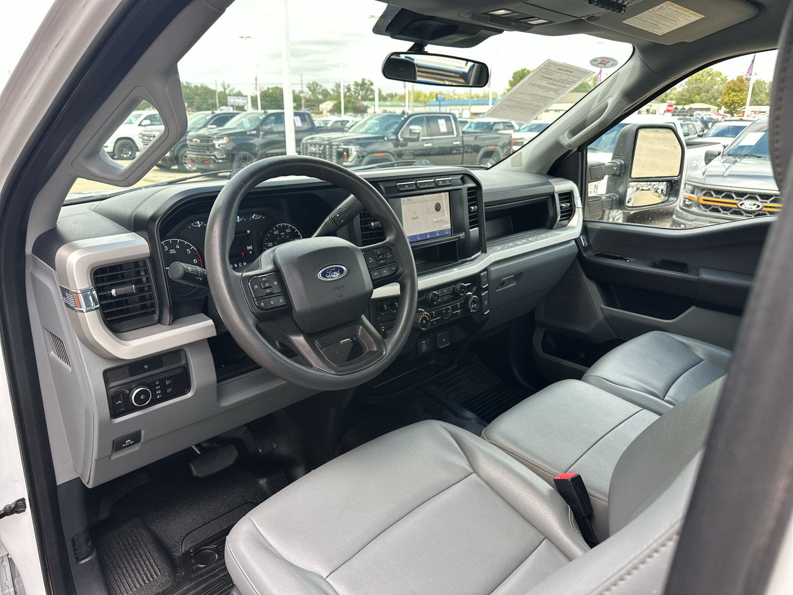 Used 2023 Ford F250 XL w/ 360-Degree Camera Package AWD/4WD image 3