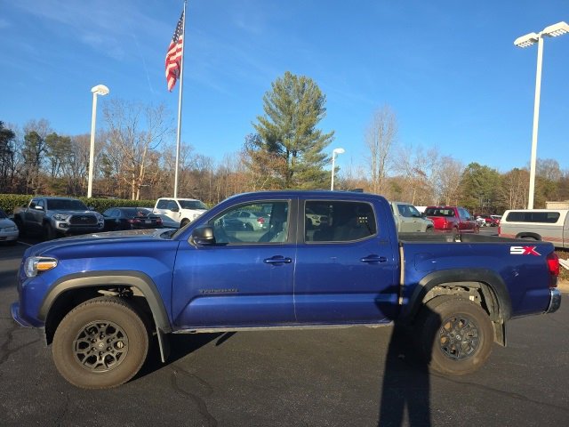 Used 2023 Toyota Tacoma SR5 w/ SX Package image 4