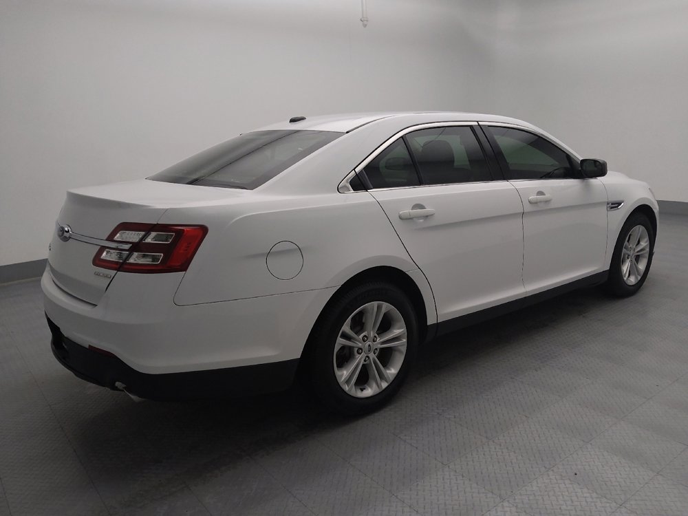 Used 2019 Ford Taurus SE image 10