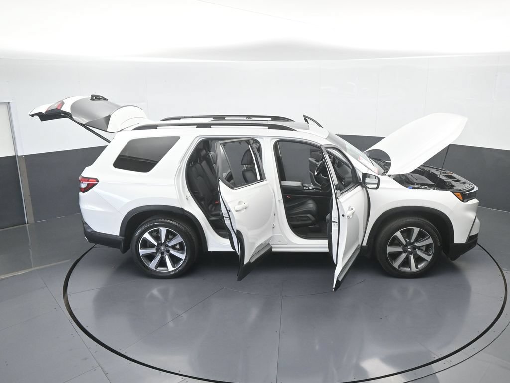 Used 2025 Honda Pilot Touring image 75