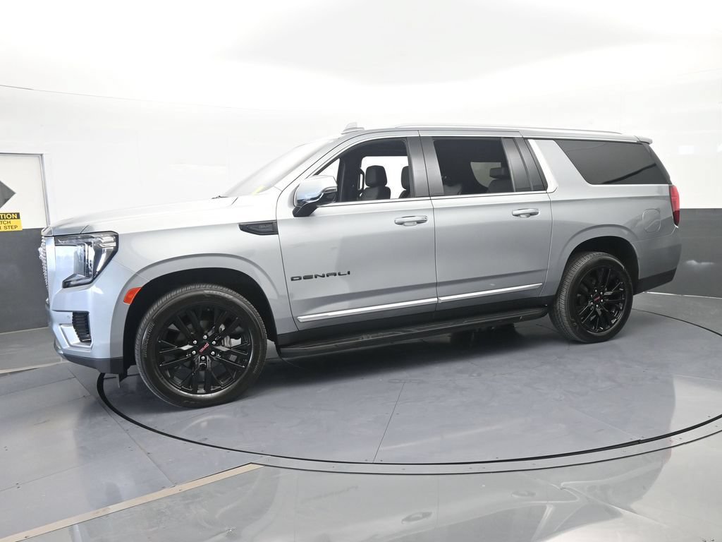 Used 2024 GMC Yukon XL Denali RWD image 2