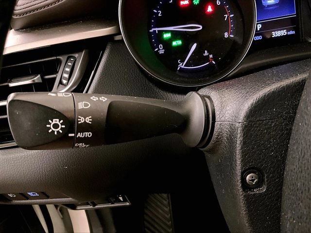 Used 2019 Toyota C-HR Limited FWD image 30