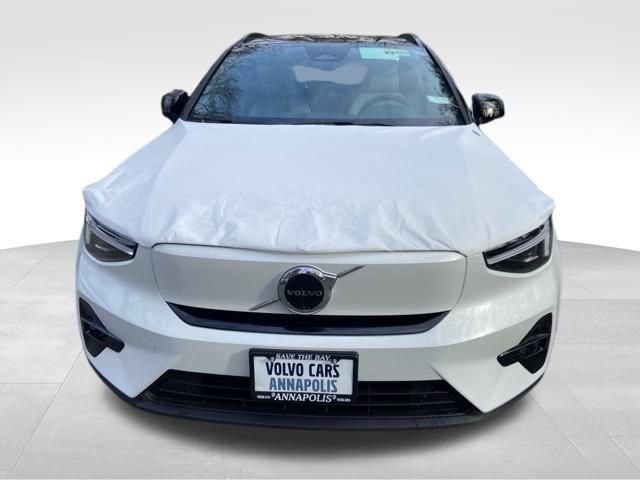 New 2026 Volvo EX40 Plus w/ Climate Package RWD image 2