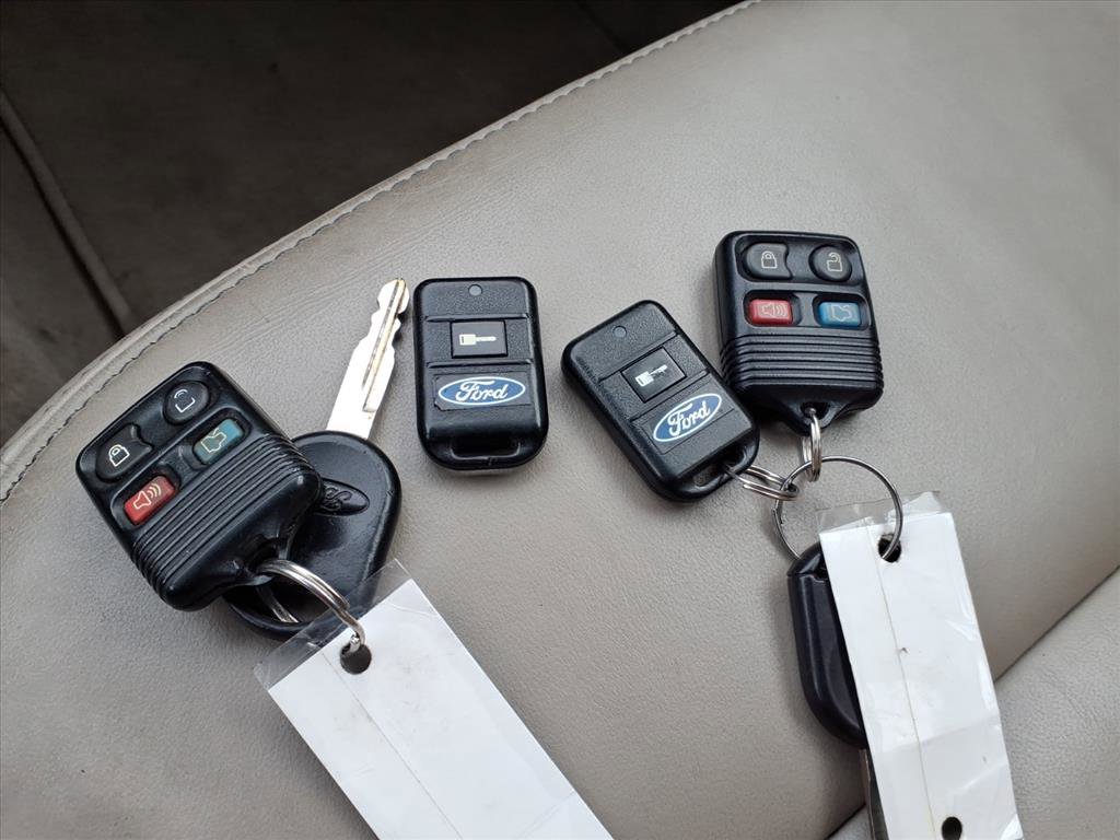 Used 2011 Ford Focus SEL w/ 301A Rapid Spec Order Code image 16