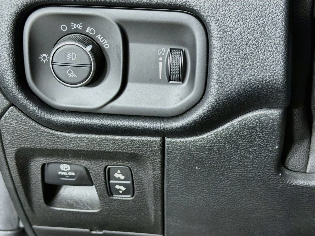 Used 2021 RAM 1500 Big Horn RWD image 15
