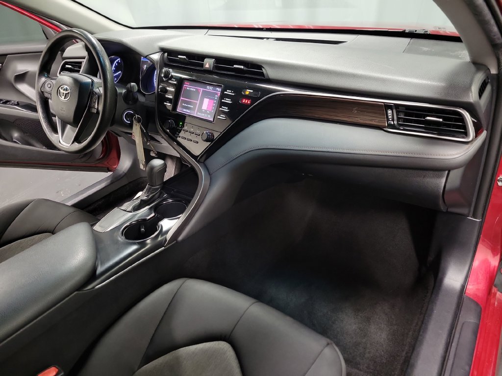 Used 2019 Toyota Camry LE FWD image 31