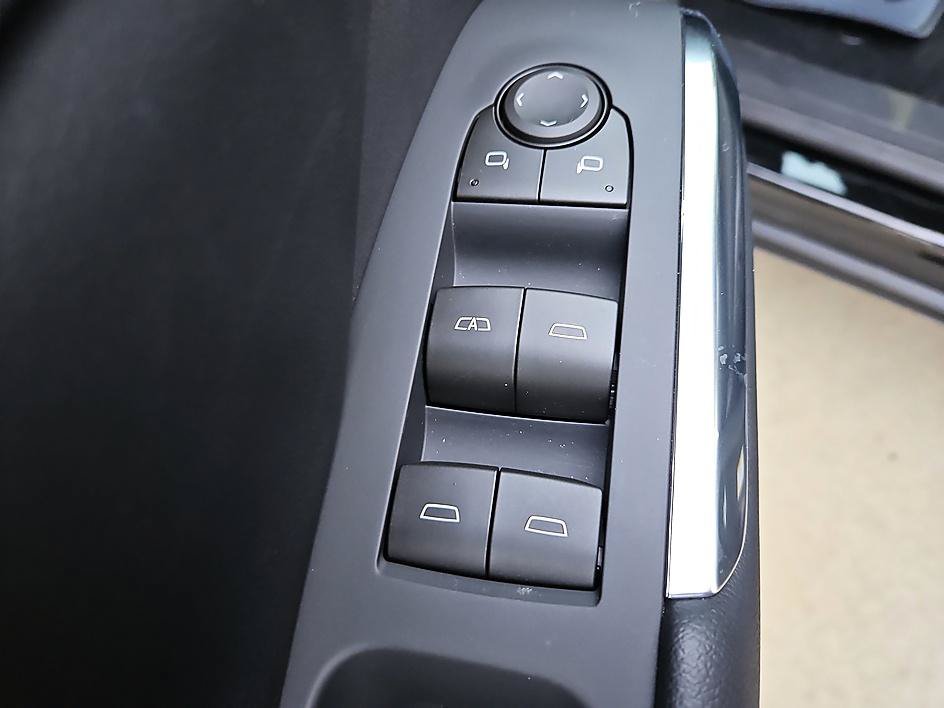 New 2027 Chevrolet Traverse LT FWD image 15