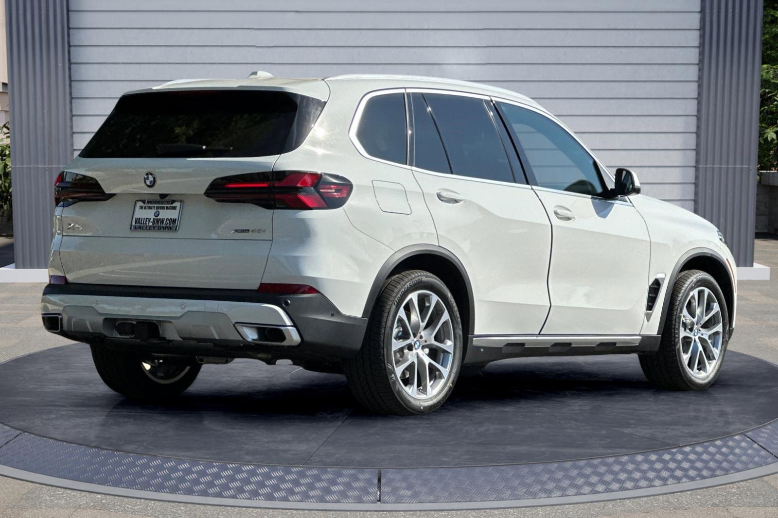 New 2026 BMW X5 xDrive40i w/ Premium Package image 4