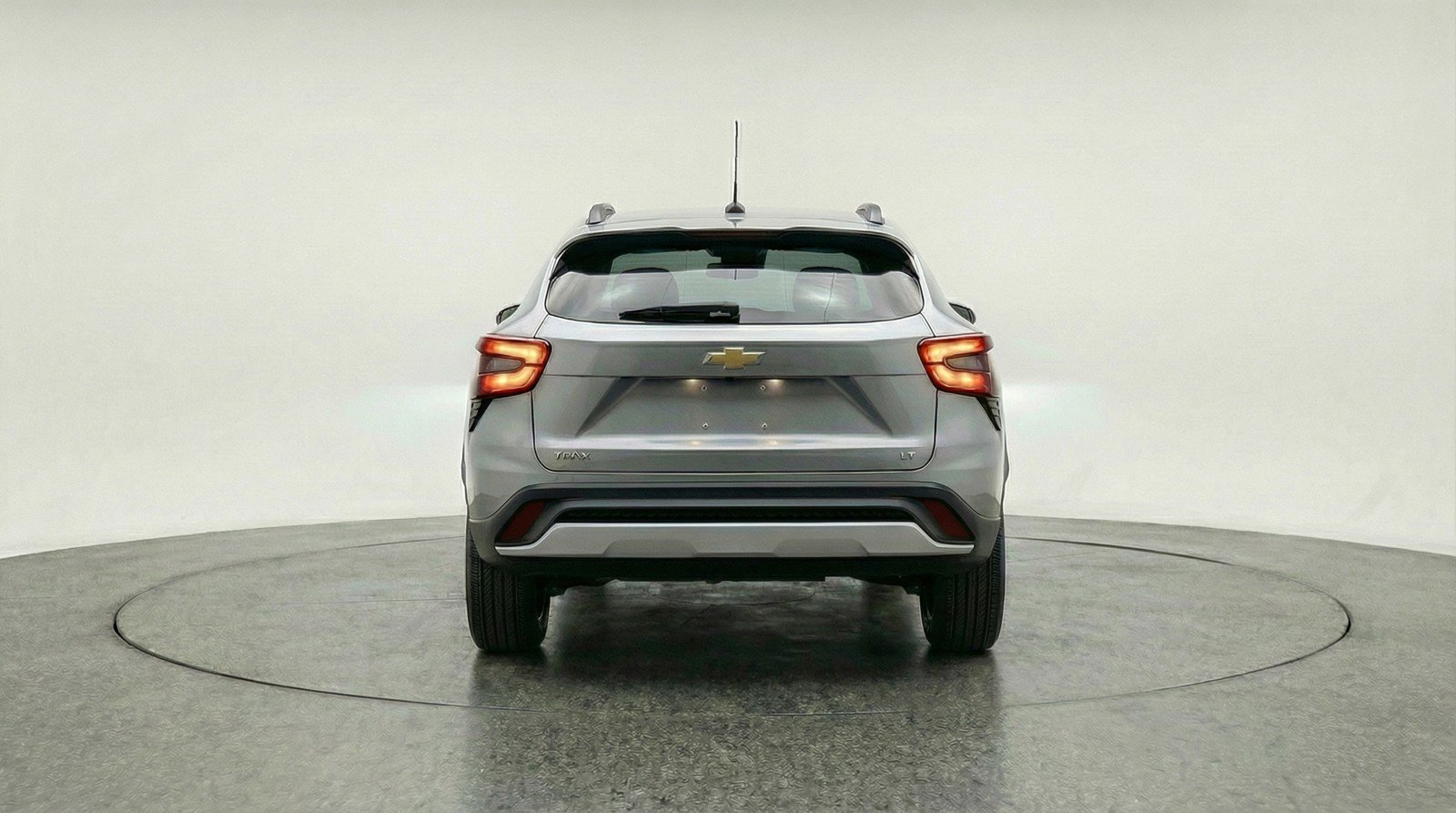 Used 2025 Chevrolet Trax LT w/ LT Convenience Package image 7