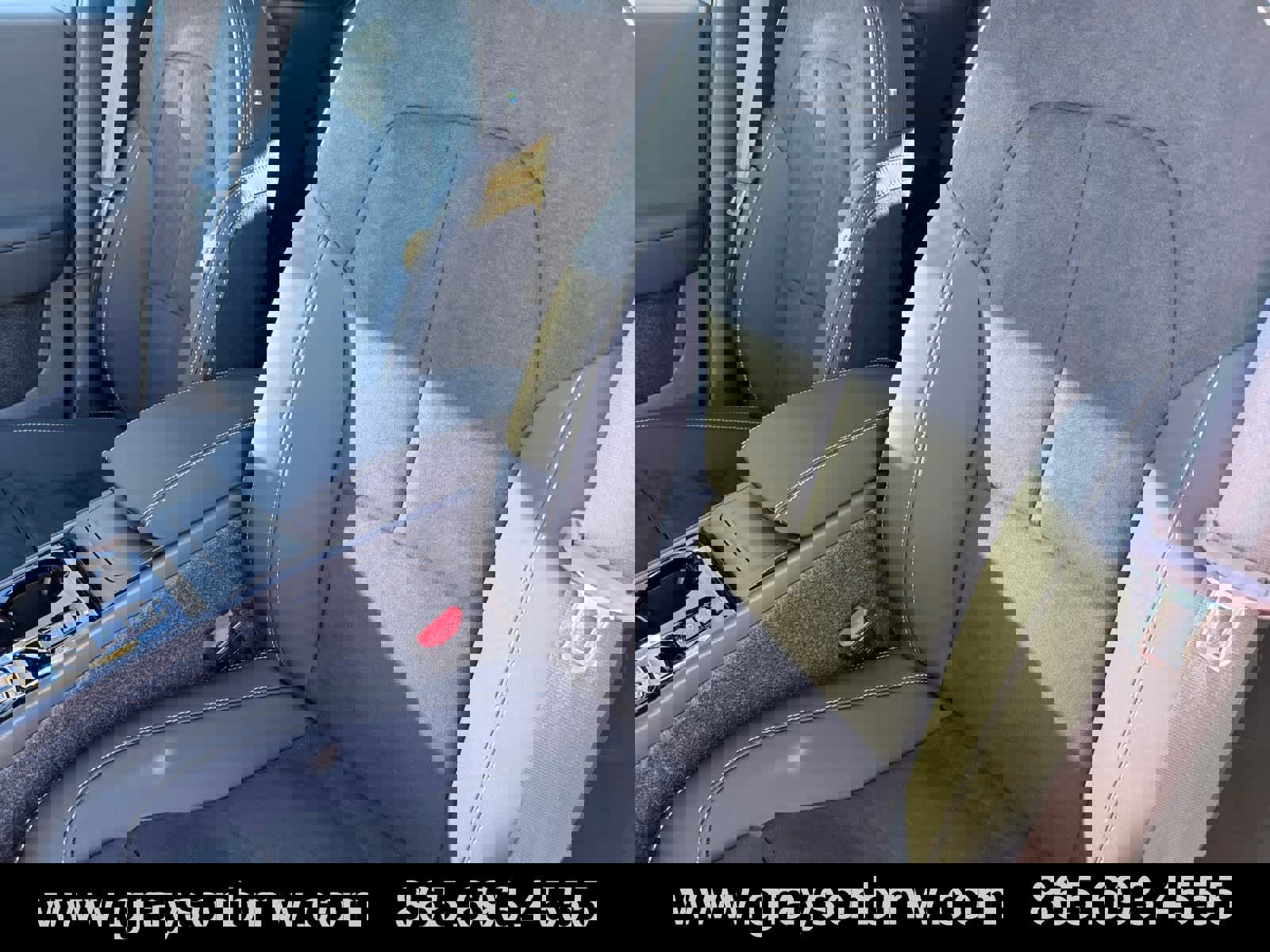 Used 2026 Volvo XC40 B5 Ultra w/ Protection Package Premier image 11