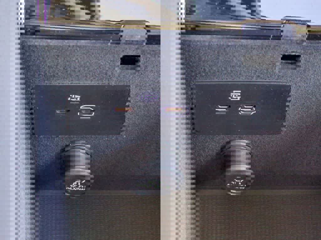 Used 2026 Volvo XC90 B6 Plus w/ Protection Package Premier image 30