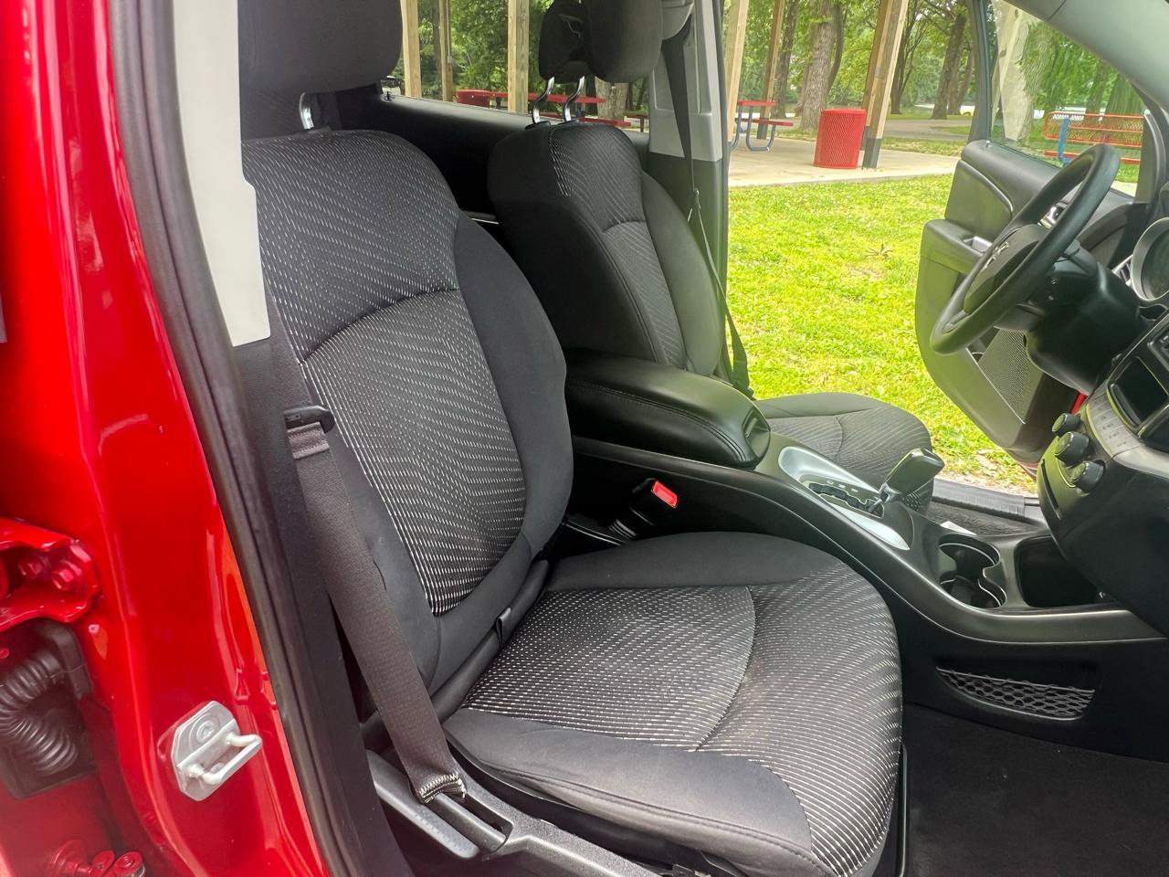 Used 2016 Dodge Journey SXT w/ Comfort/Convenience Group AWD/4WD image 28