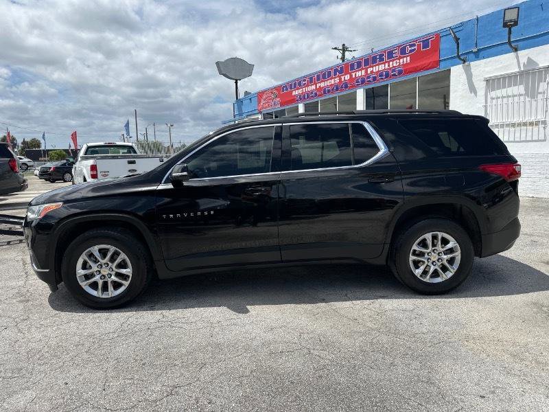 Used 2020 Chevrolet Traverse LT image 2