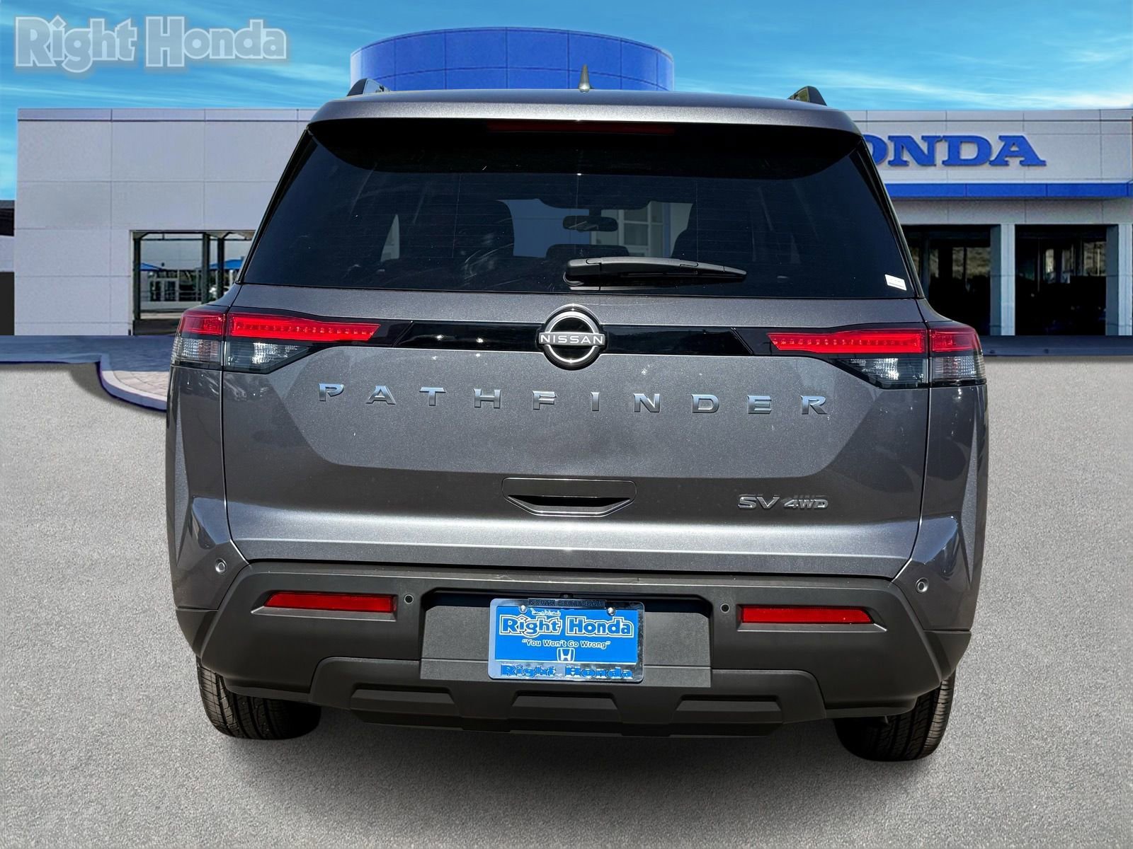 Used 2024 Nissan Pathfinder SV image 7