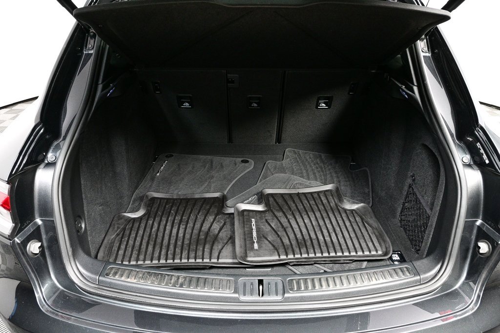 Certified 2025 Porsche Macan image 31