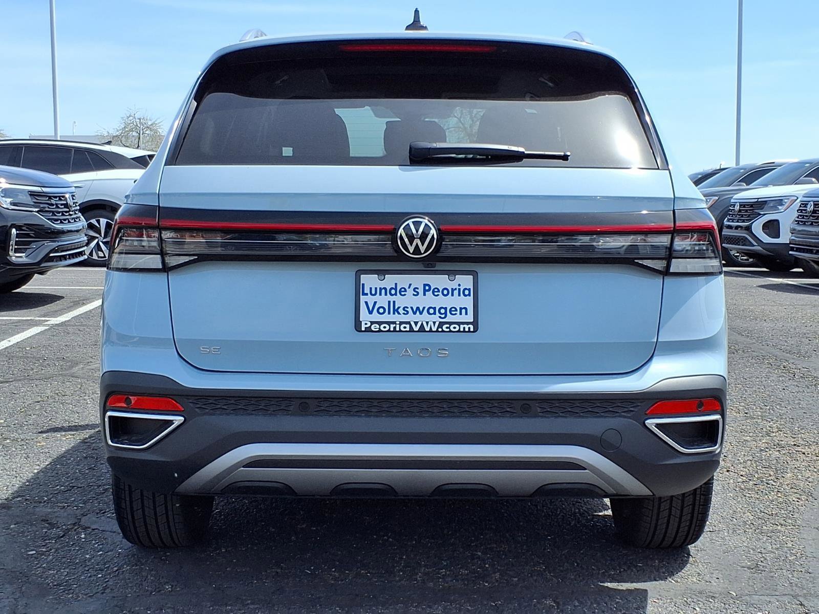 New 2026 Volkswagen Taos SE image 4