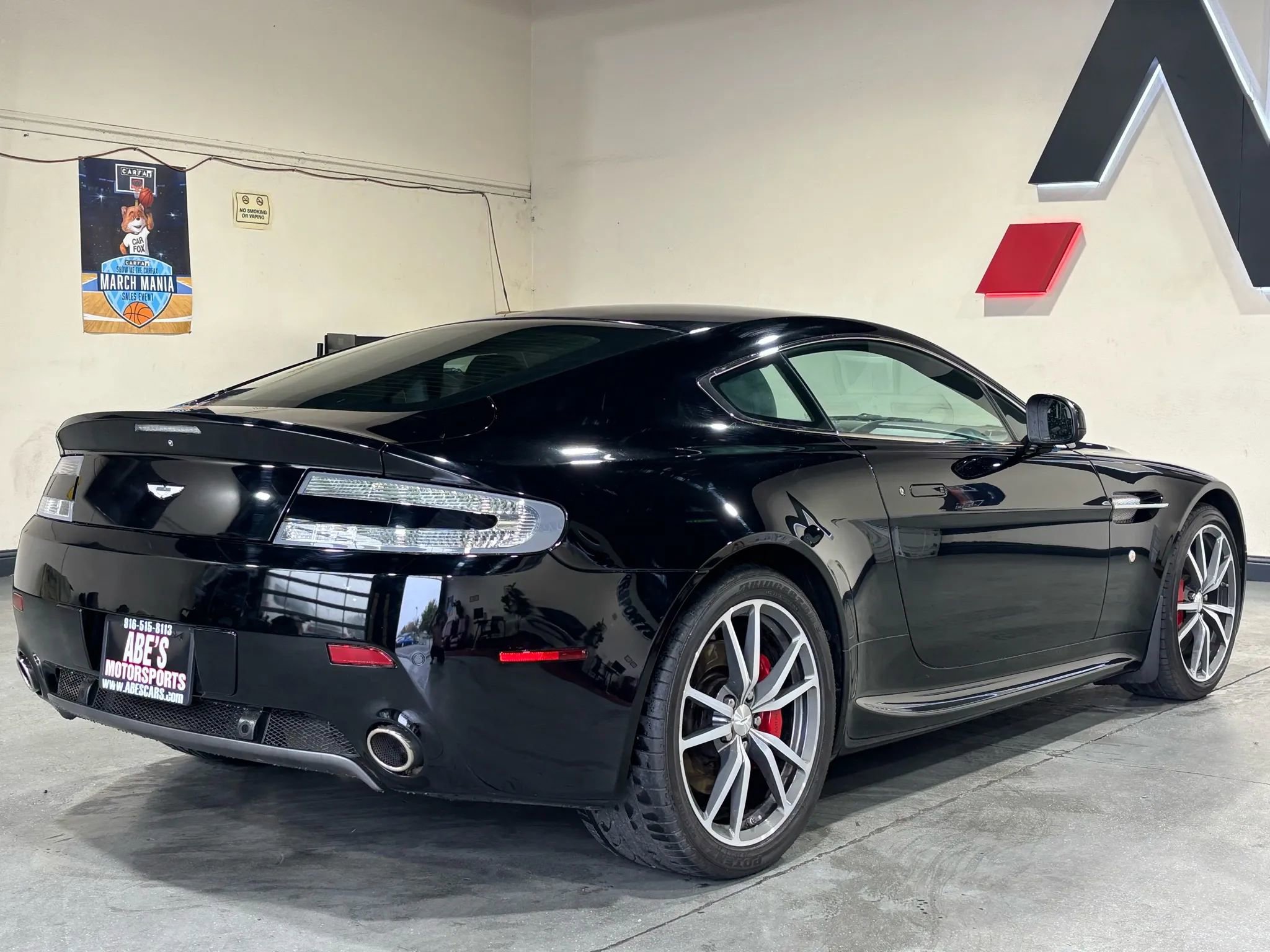 Used 2010 Aston Martin V8 Vantage Coupe RWD image 4