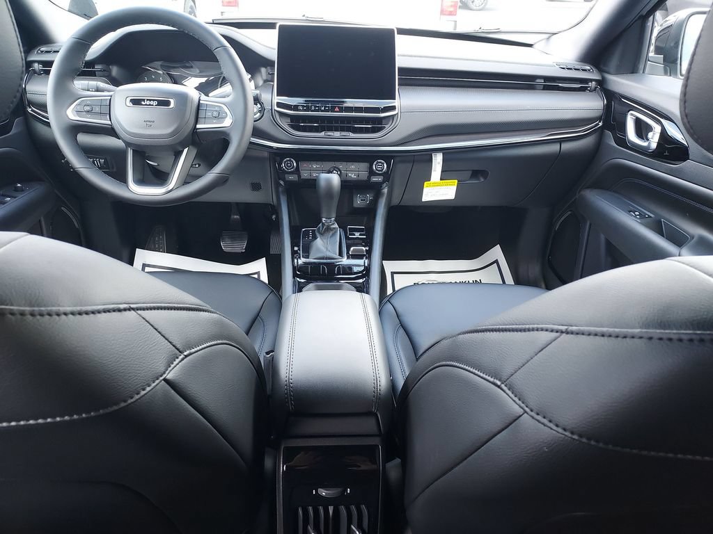 New 2026 Jeep Compass Latitude AWD/4WD image 10