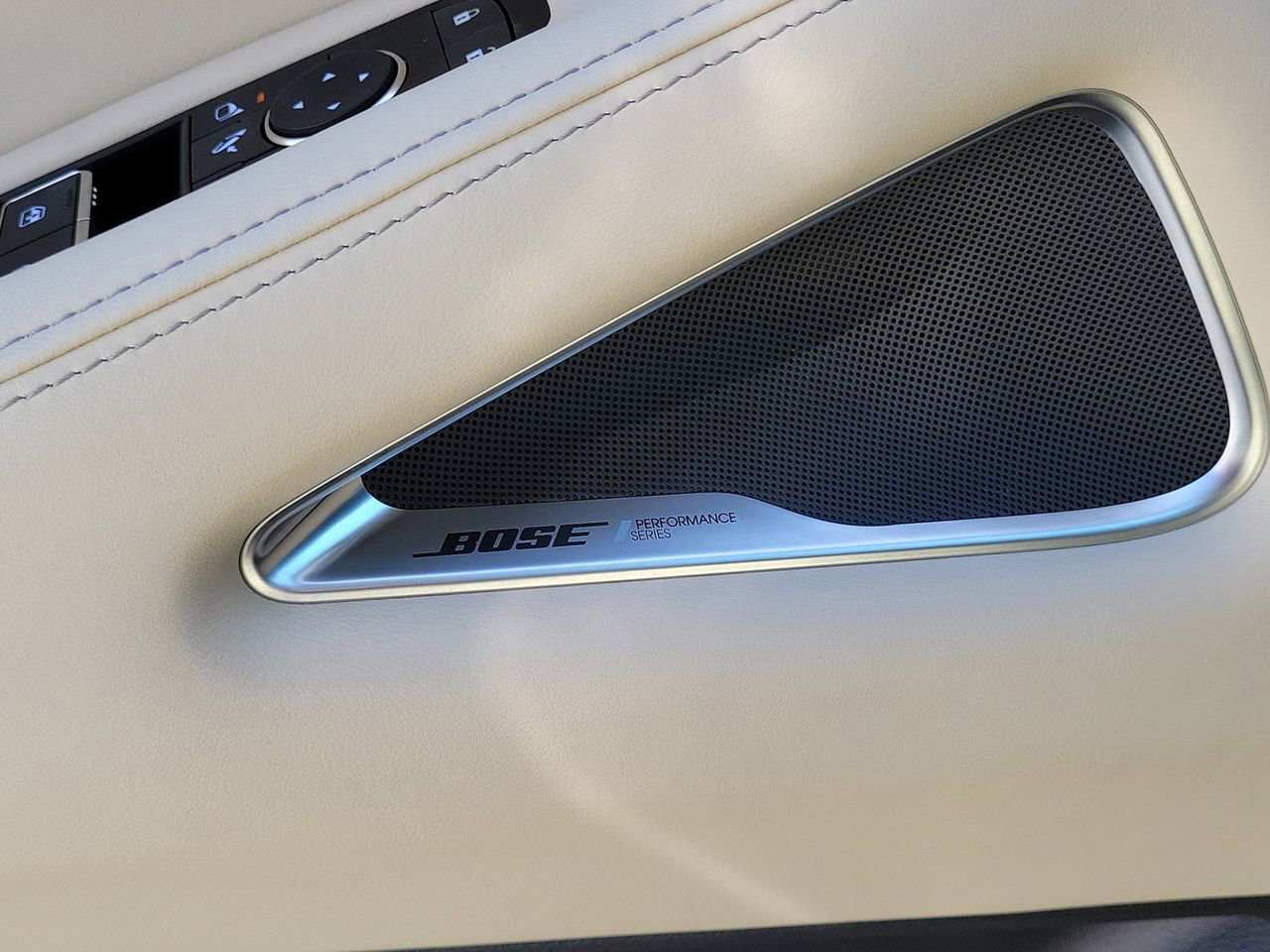 Used 2025 INFINITI QX60 Luxe w/ Lighting Package (N94) image 28