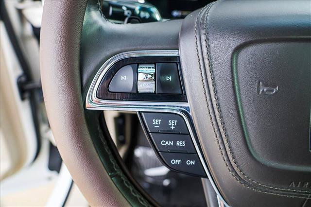 Used 2017 Lincoln Continental Select w/ Climate Package AWD/4WD image 14