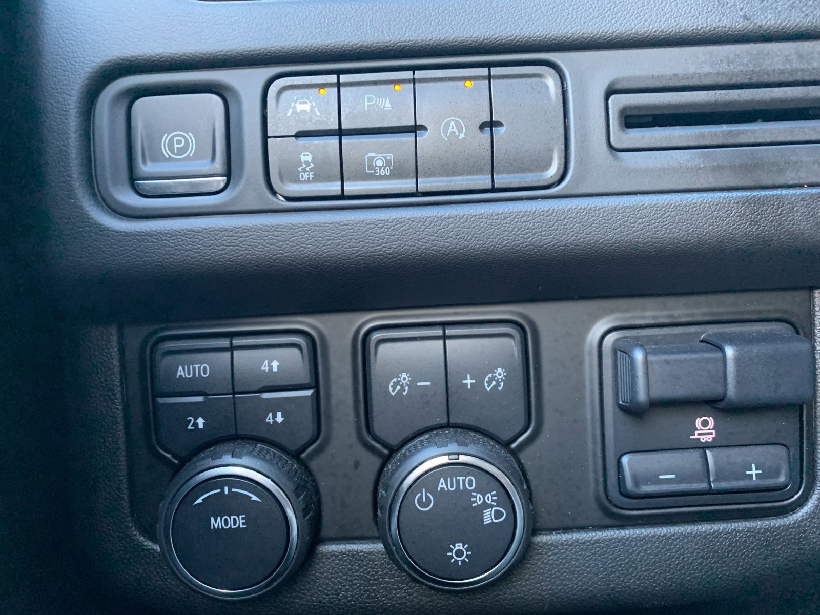 Used 2023 Chevrolet Tahoe LT w/ LT Signature Package image 39