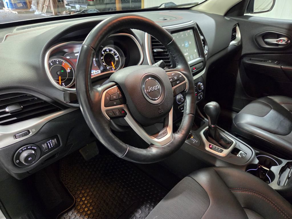 Used 2016 Jeep Cherokee Trailhawk w/ Cold Weather Group image 7