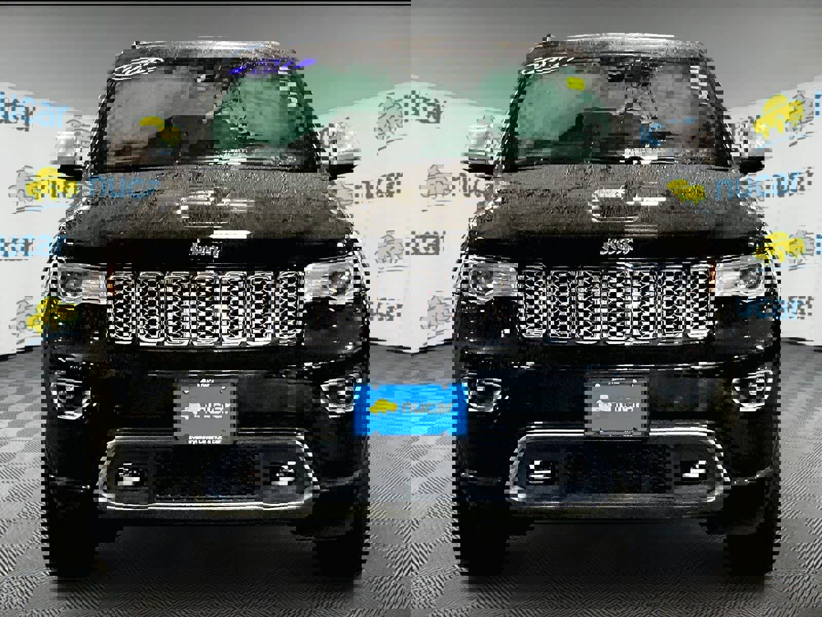 Used 2017 Jeep Grand Cherokee Overland image 2