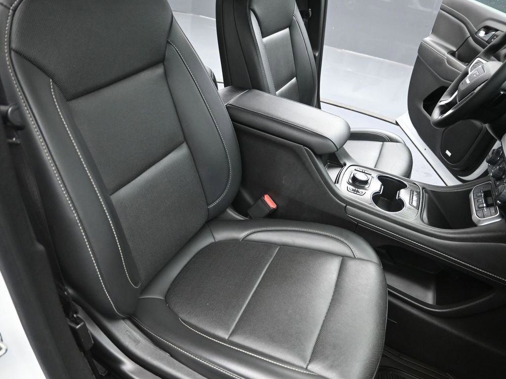 Used 2023 GMC Acadia SLT image 28