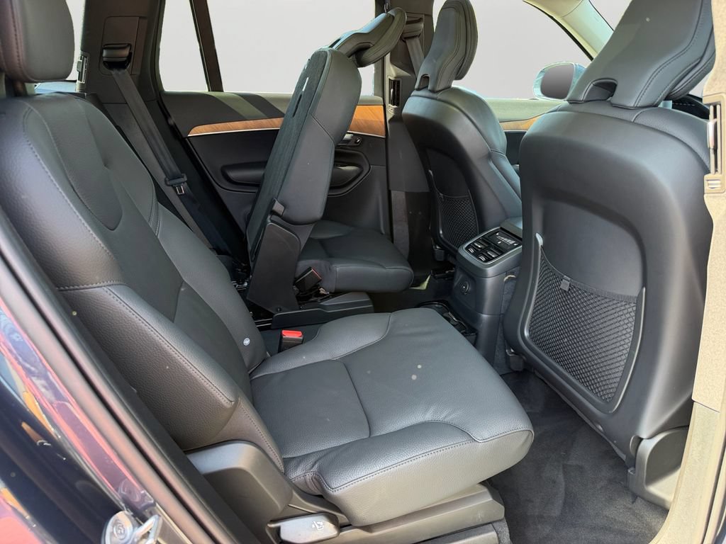 Certified 2025 Volvo XC90 T8 Plus AWD/4WD image 9