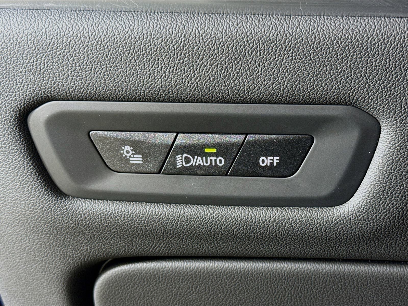 Used 2026 BMW X5 sDrive40i w/ Premium Package image 10