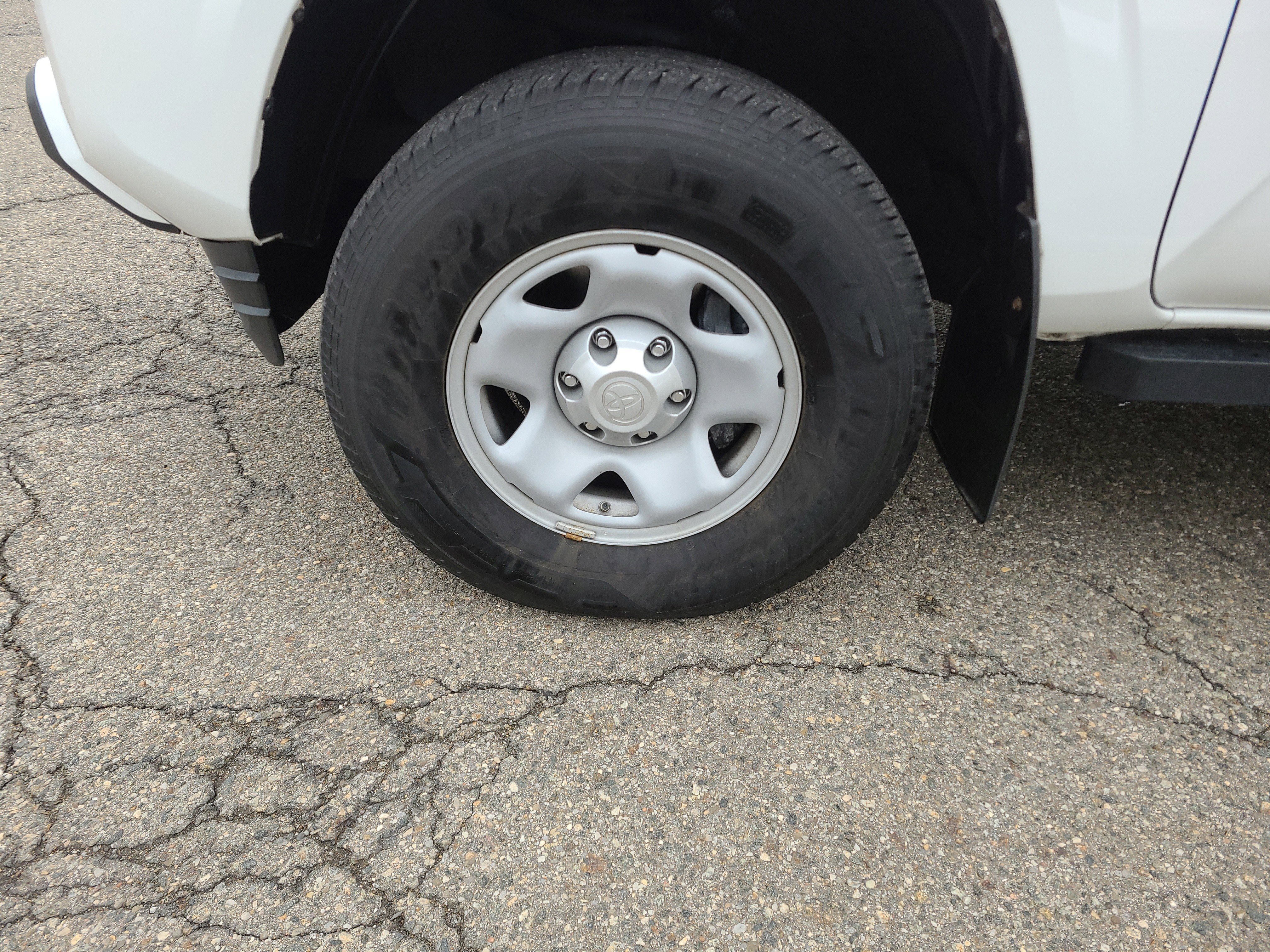 Certified 2023 Toyota Tacoma SR image 9