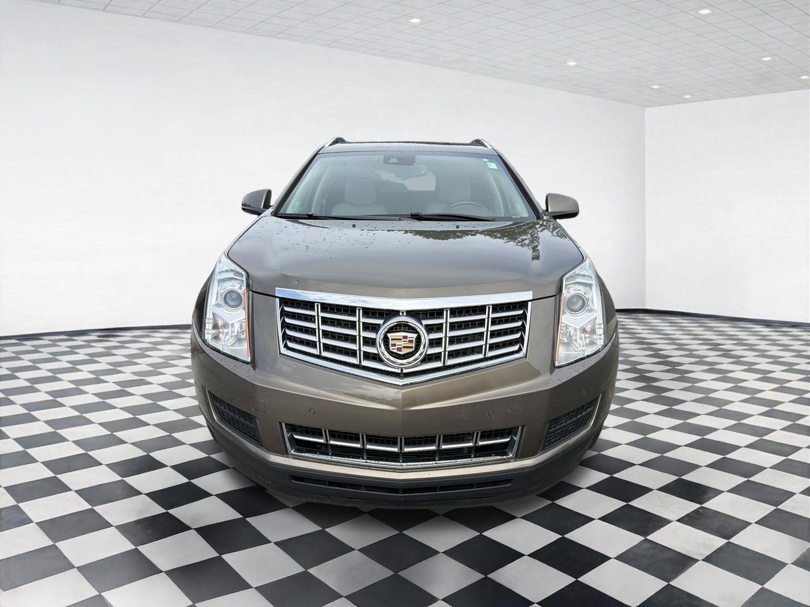Used 2016 Cadillac SRX Luxury w/ Driver Awareness Package FWD image 2