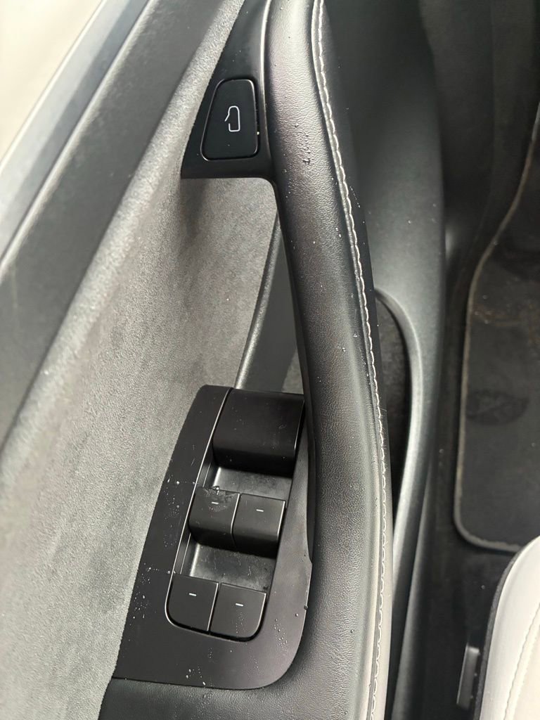 Used 2022 Tesla Model Y Performance image 21