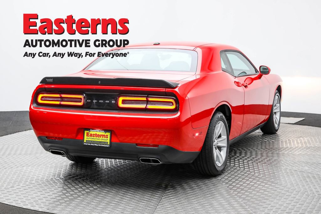 Used 2023 Dodge Challenger SXT image 5