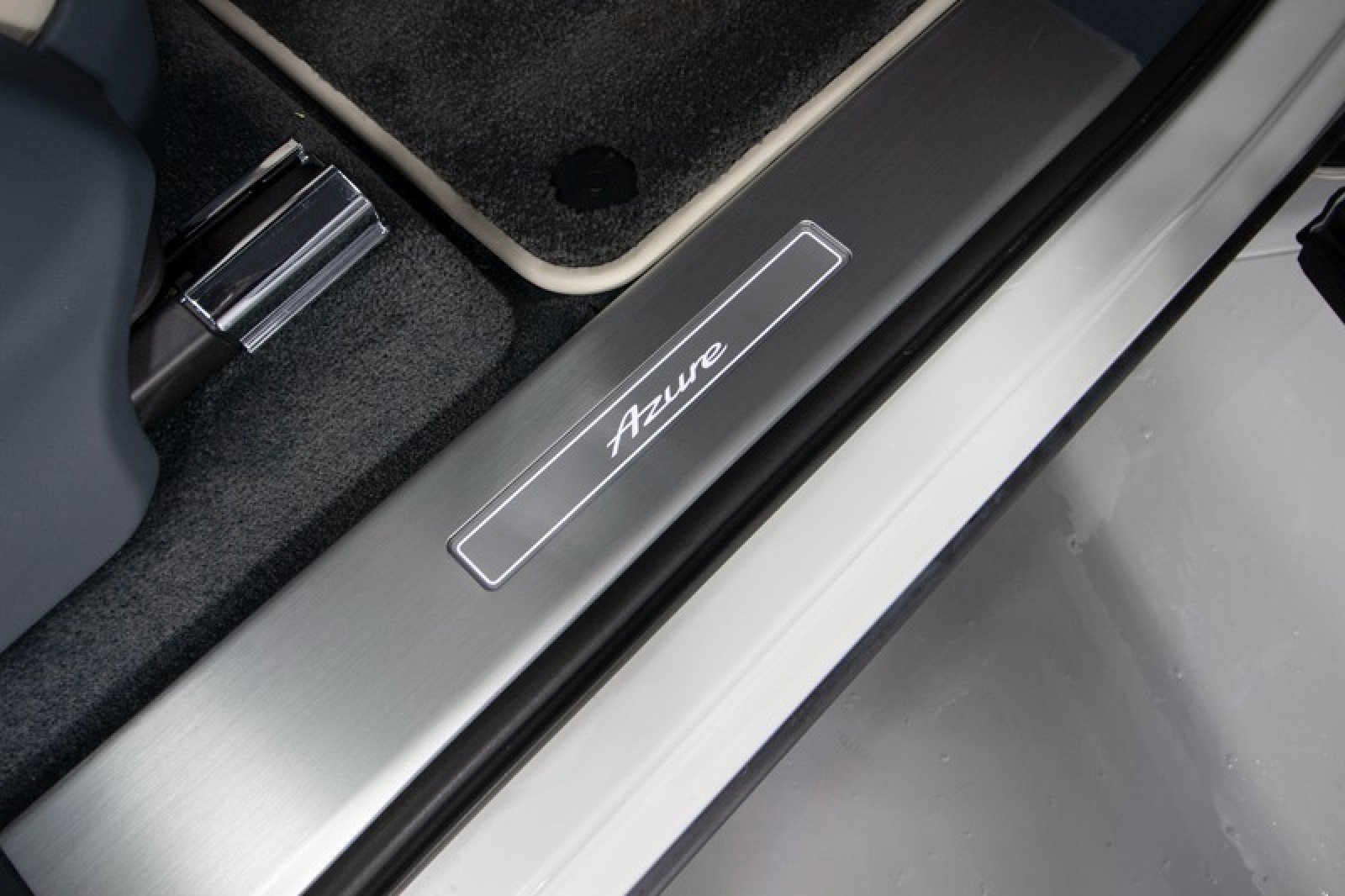 Used 2023 Bentley Bentayga Extended Wheelbase image 58