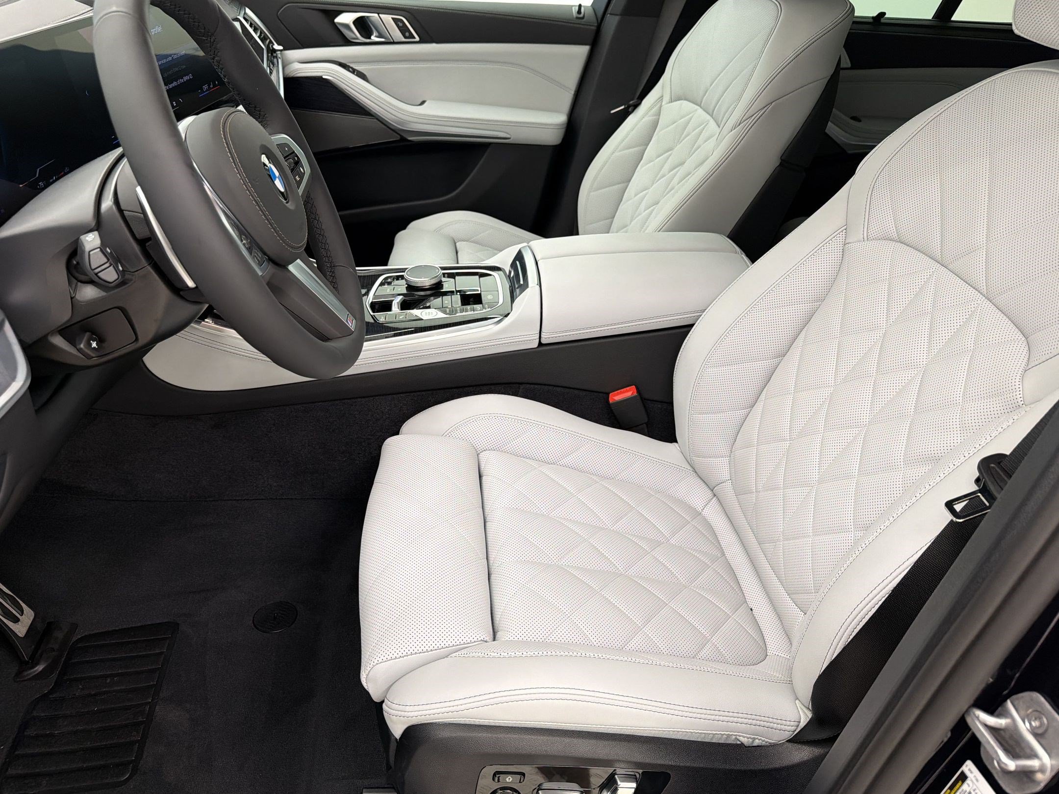 New 2026 BMW X5 xDrive40i w/ M Sport Package AWD/4WD image 5