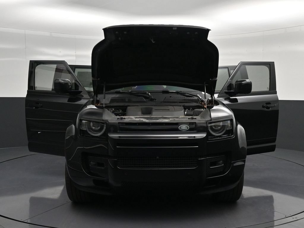 Used 2024 Land Rover Defender 110 X-Dynamic SE AWD/4WD image 25