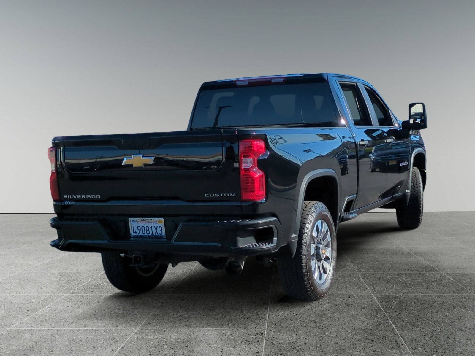 Used 2024 Chevrolet Silverado 2500 Custom w/ Custom Value Package AWD/4WD image 5