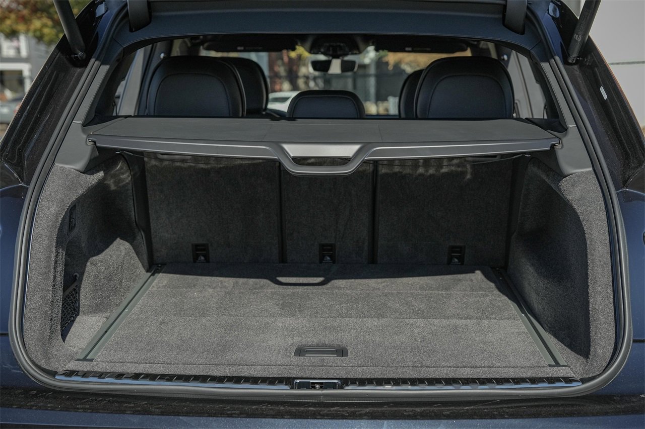 New 2025 Bentley Bentayga image 37