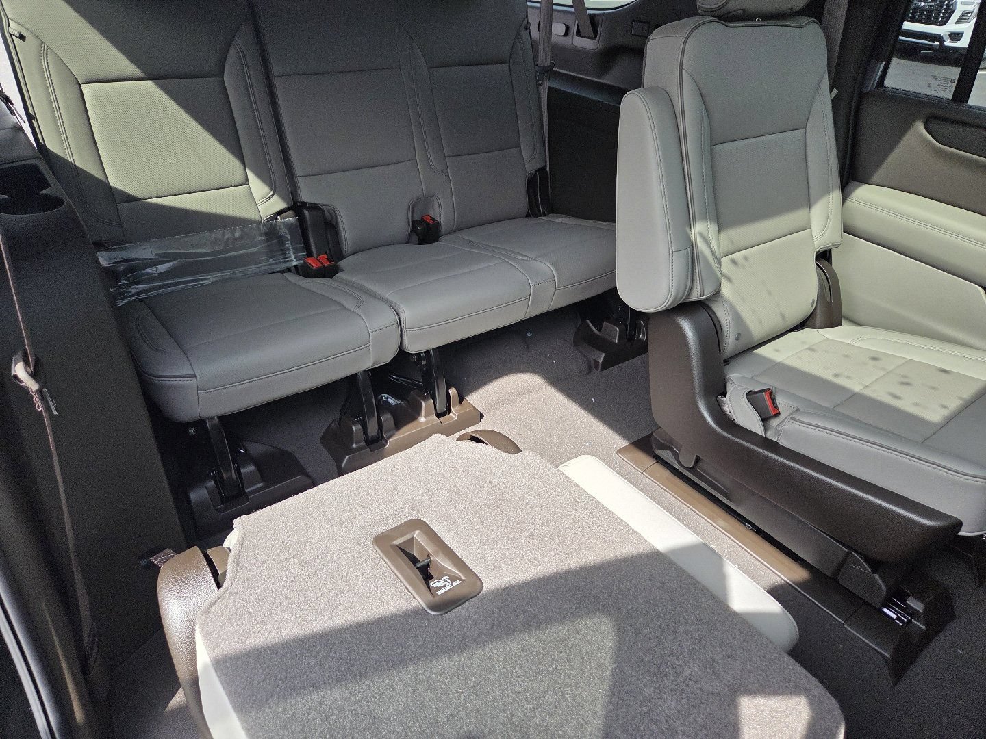 New 2026 GMC Yukon XL Elevation w/ Elevation Premium Package AWD/4WD image 25