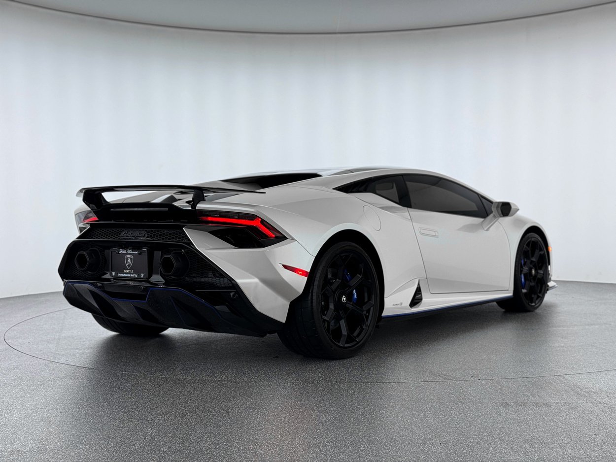 Used 2023 Lamborghini Huracan Tecnica RWD image 6