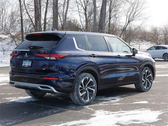 Used 2022 Mitsubishi Outlander SE image 7