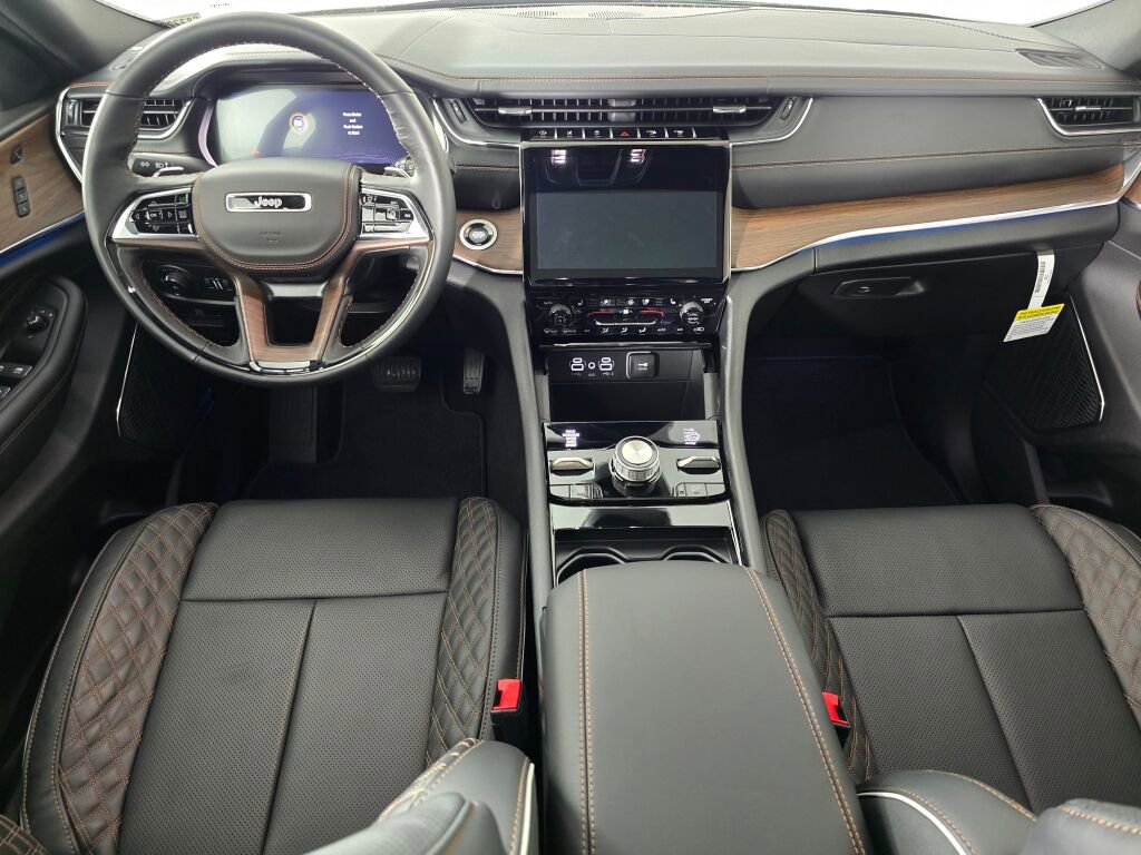 New 2025 Jeep Grand Cherokee Summit w/ Obsidian Package image 17