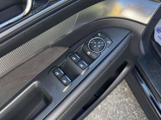 Used 2019 Ford Explorer XLT w/ Equipment Group 202A AWD/4WD image 16