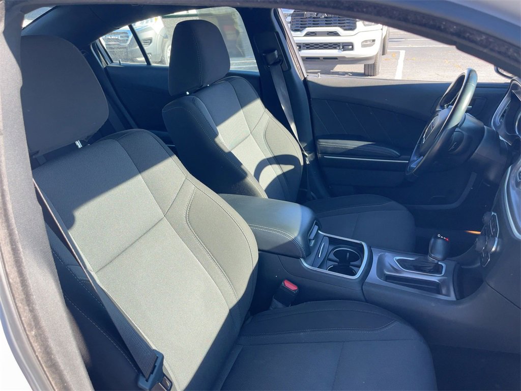Used 2022 Dodge Charger SXT image 31