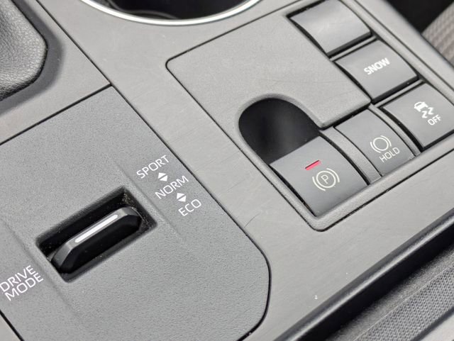 Used 2023 Toyota Highlander LE image 23