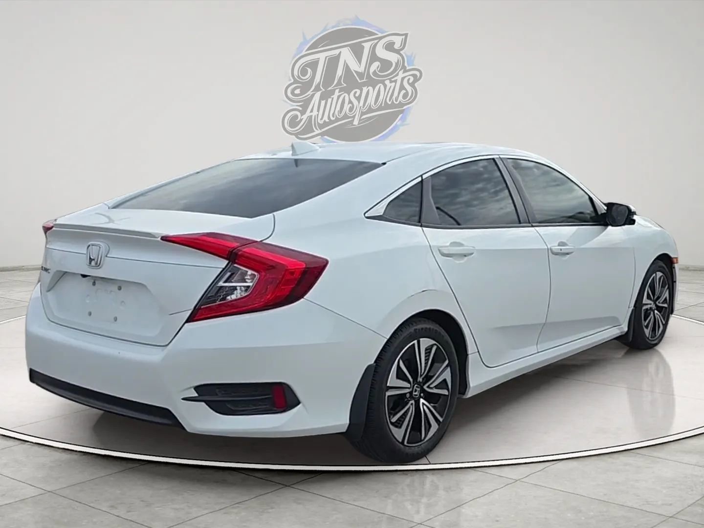 Used 2018 Honda Civic EX-L image 5